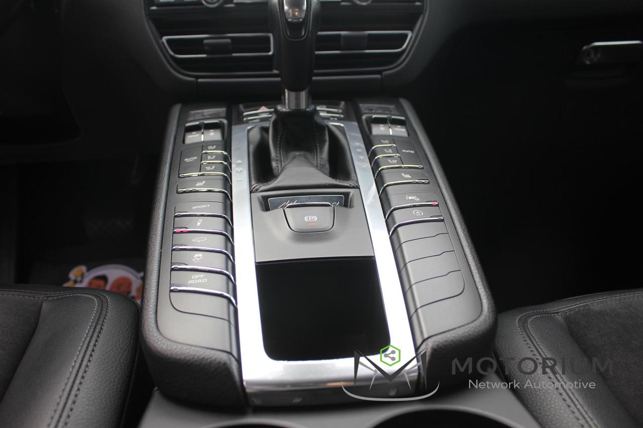 Porsche MACAN 2.0 245 CCV PDK