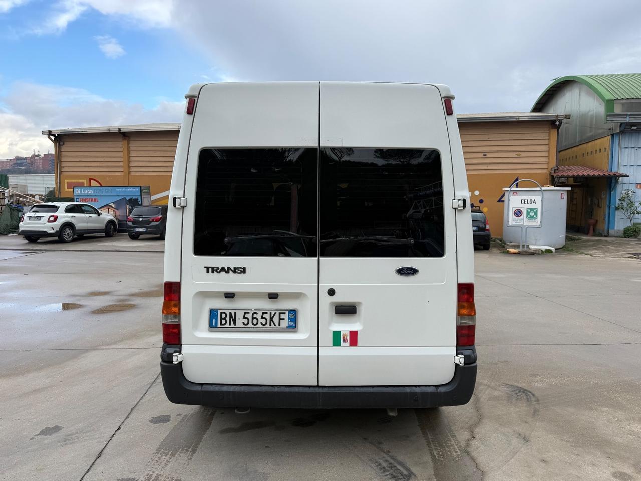 Ford Transit 2.4 diesel 9 posti