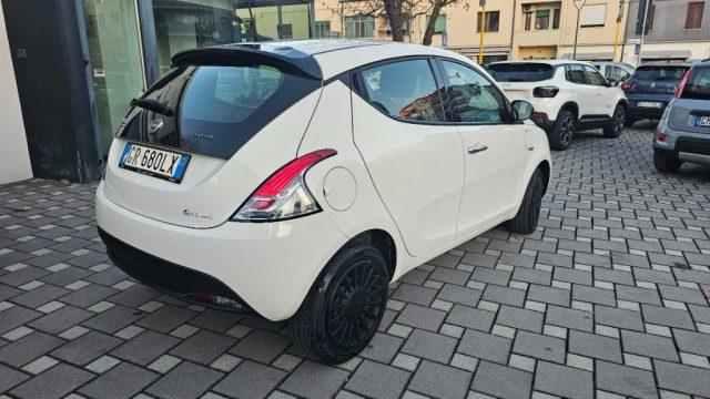 LANCIA Ypsilon 1.0 FireFly 5 porte S&S Hybrid Silver Plus