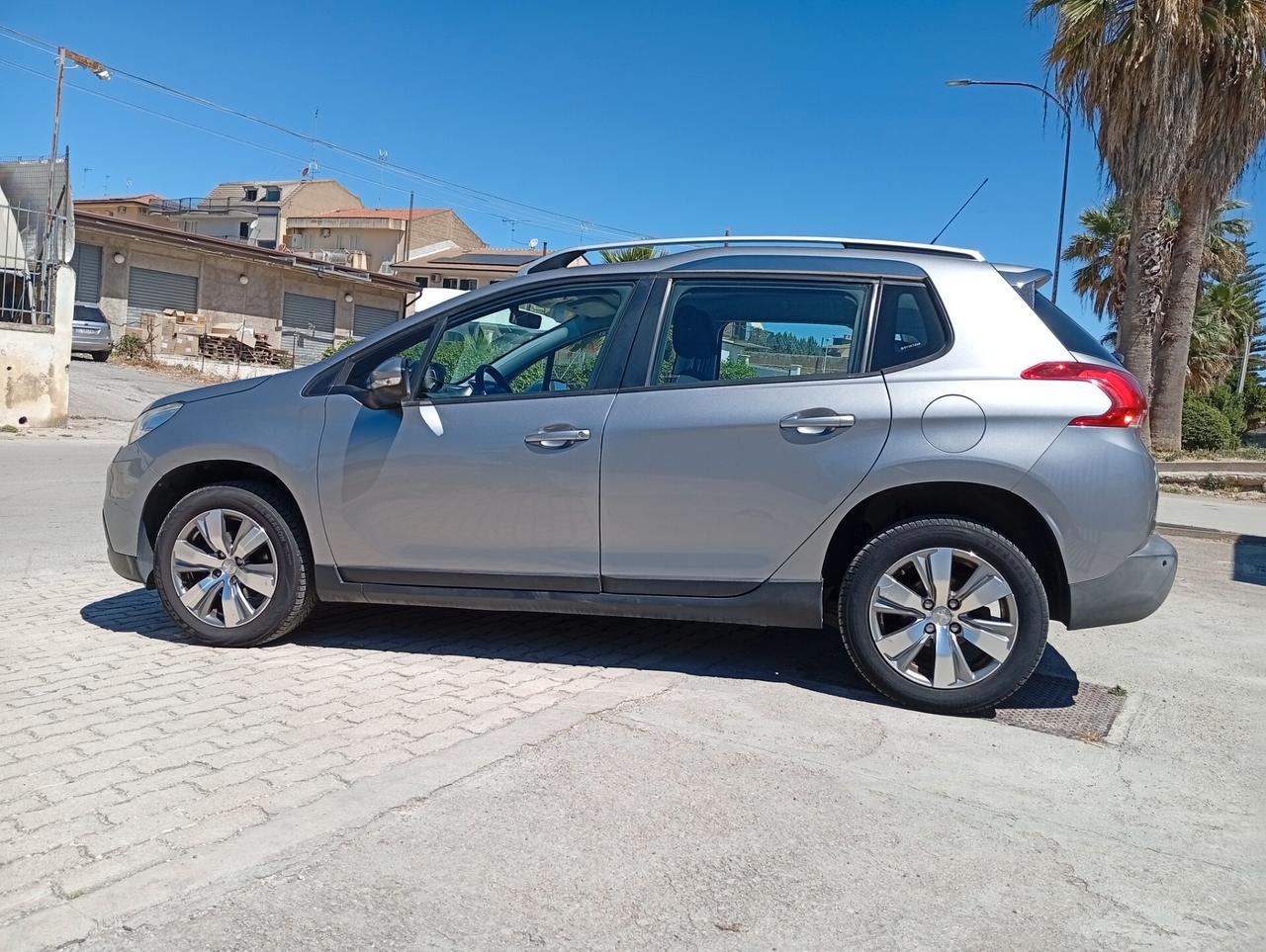 Peugeot 2008 1.2 VTi 82CV Allure