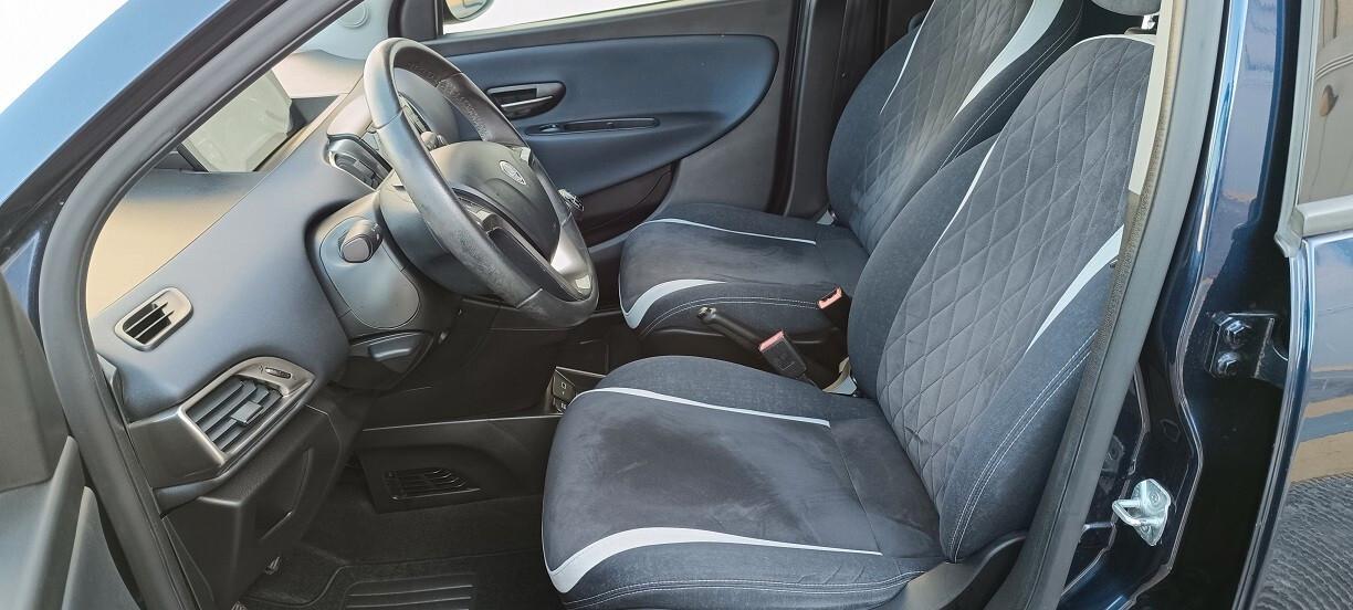 Lancia Ypsilon 1.2 69 CV 5 porte S&S Platinum