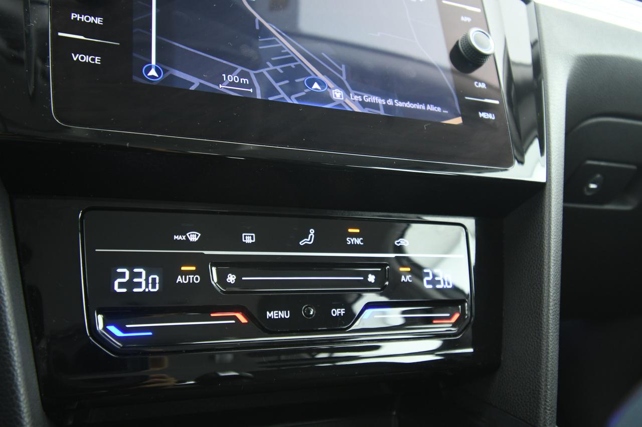 VOLKSWAGEN Passat Variant 2.0 tdi Business 150cv dsg ACC+APP CONNECT