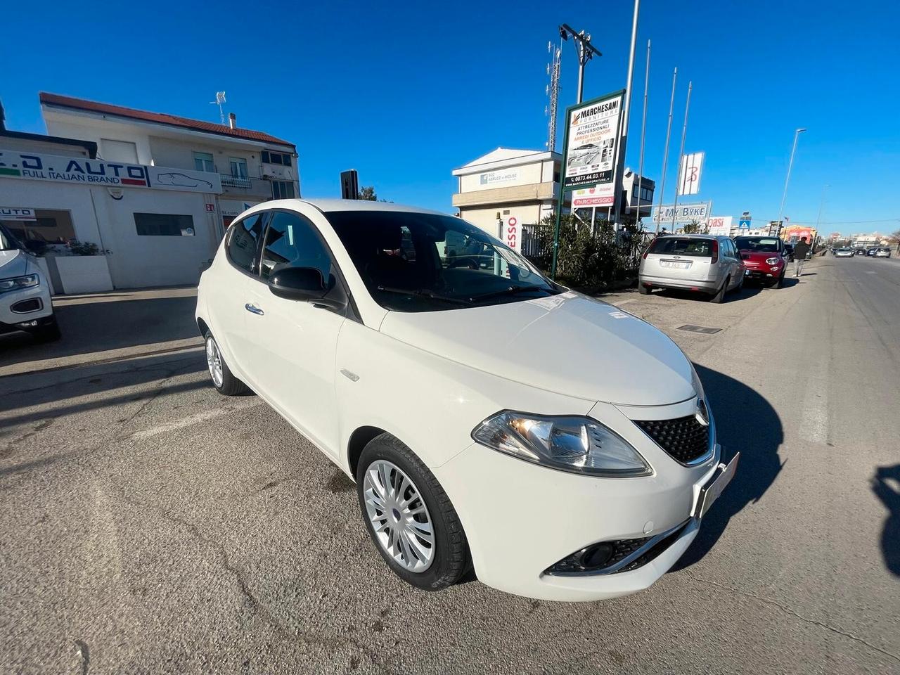 Lancia Ypsilon 1.2 69 CV 5 porte GPL Ecochic Gold