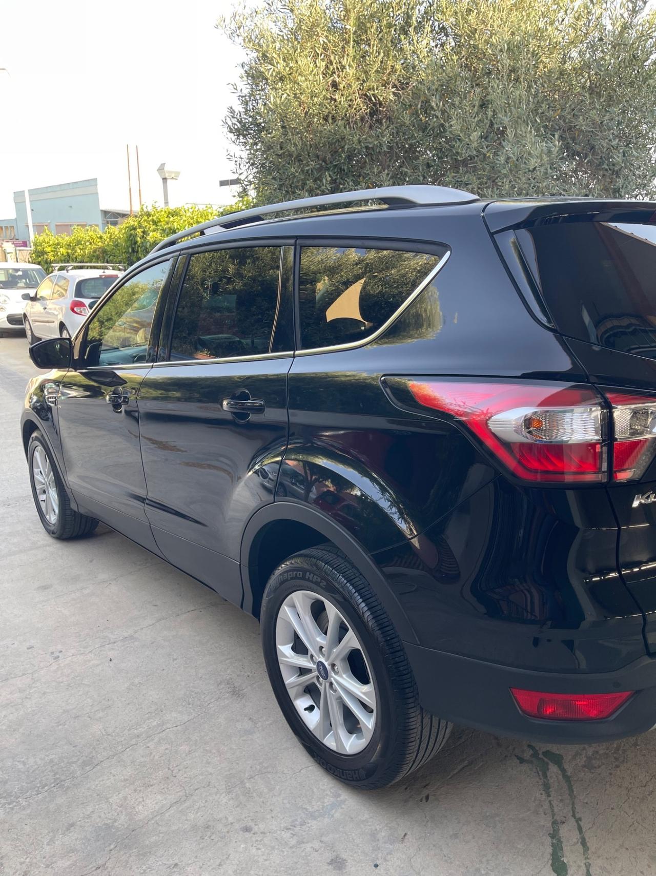 Ford Kuga 1.5 TDCI 120 CV S&S 2WD Powershift ST-Line