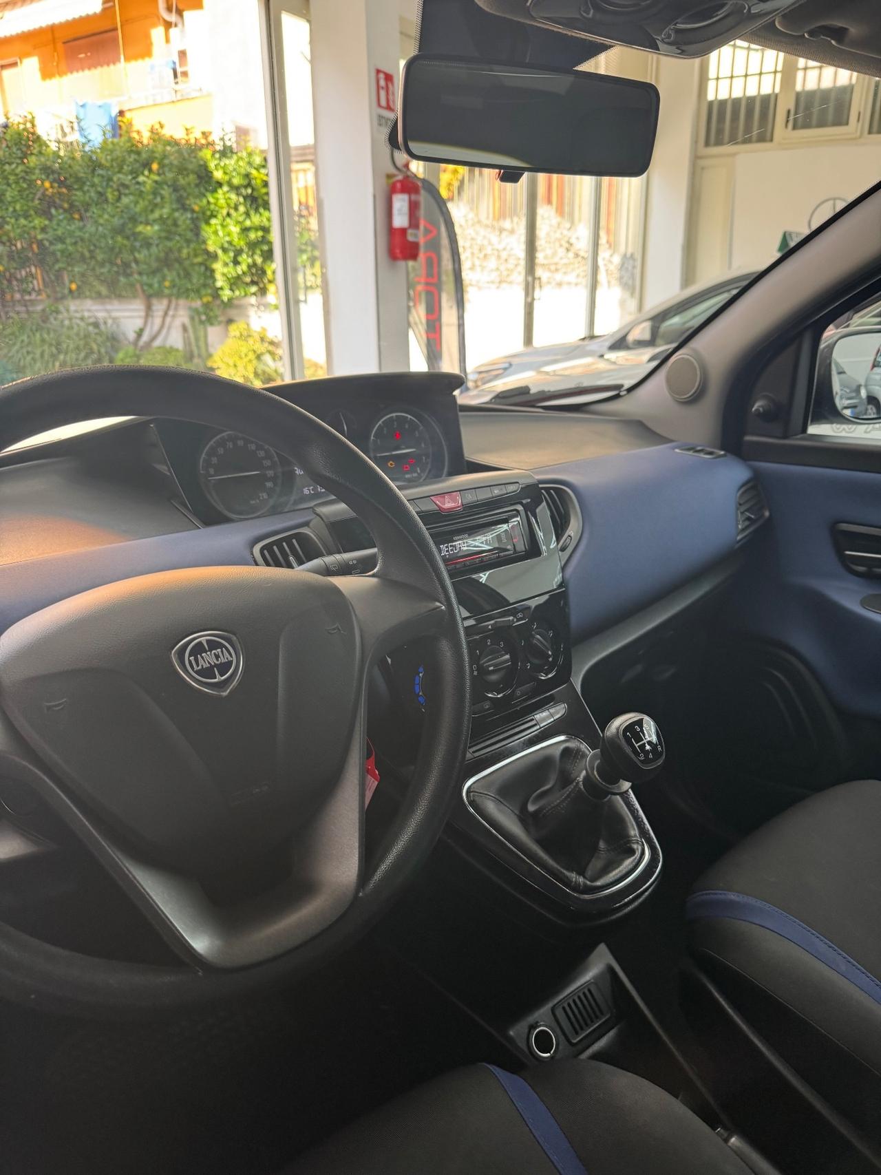 Lancia Ypsilon 1.2 69 CV 5 porte Platinum