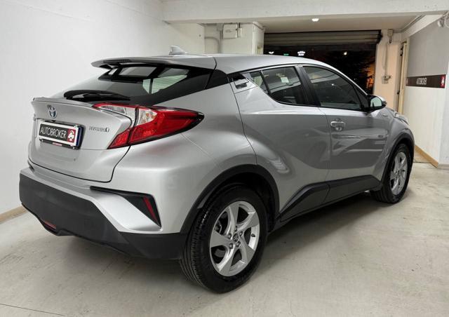 TOYOTA C-HR 1.8 Hybrid E-CVT Business