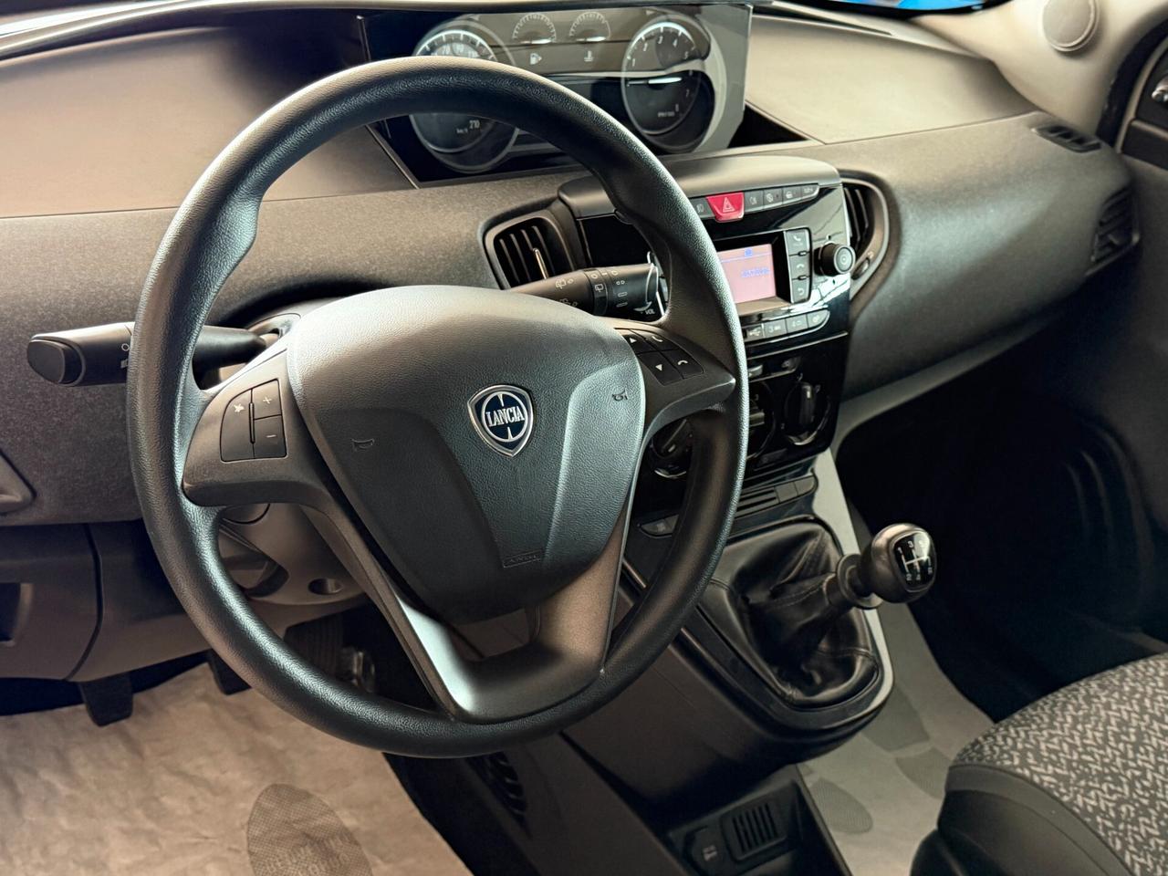 Lancia Ypsilon 1.2 69 cv. ELEFANTINO BLU