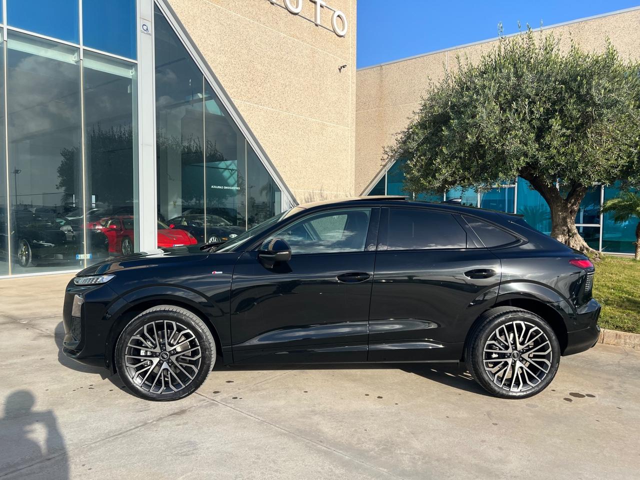 Audi Q3 Spb 2.0 S line Possibilità noleggio no scoring