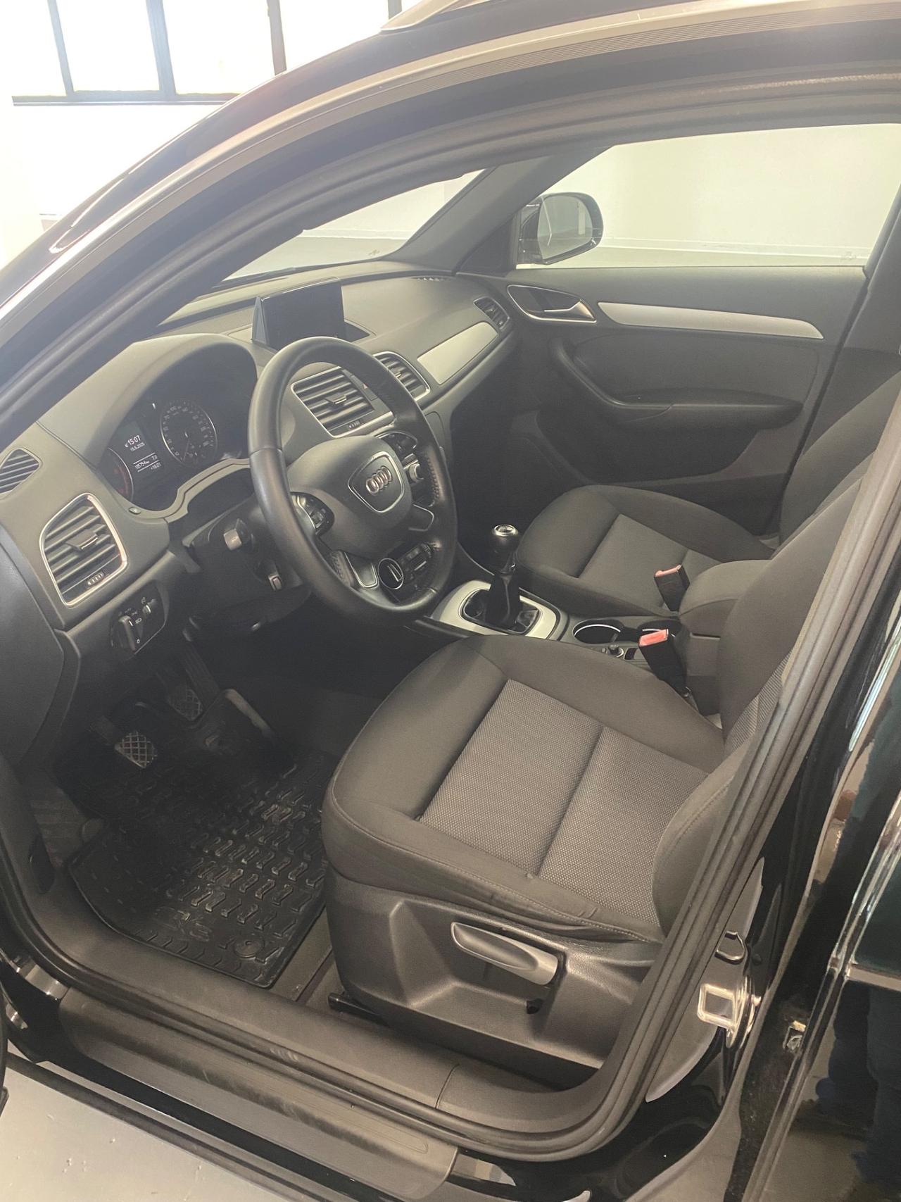 Audi Q3 2.0 TDI 120 CV Sport