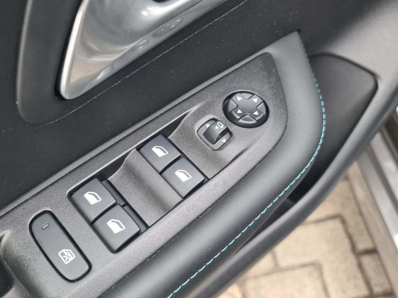 Peugeot 208 BlueHDi 100 5 porte Allure - Unicoprop.