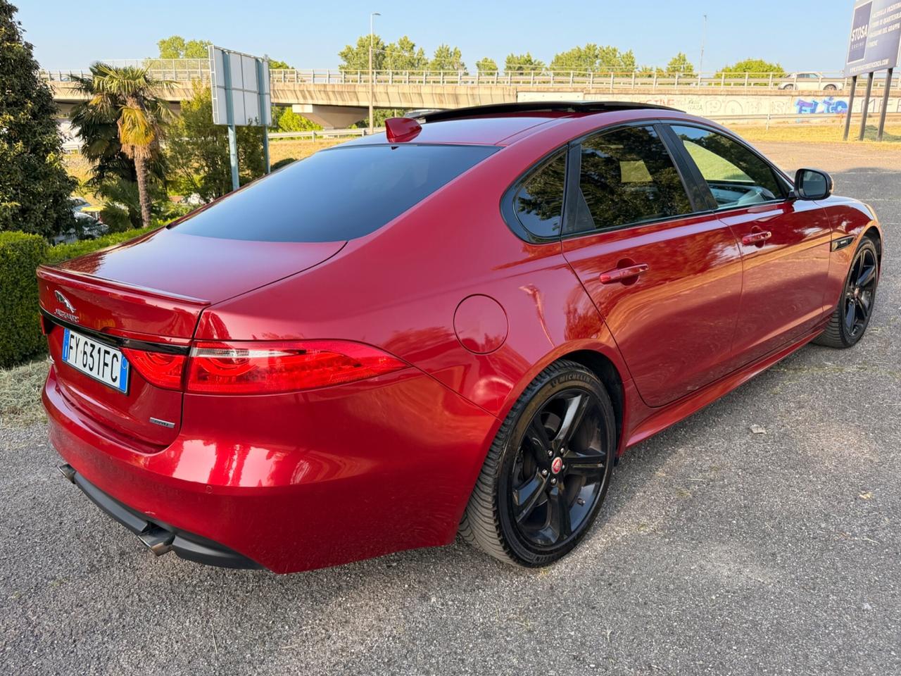Jaguar XF 2.0D 240 CV AWD R-Sport full pelle tetto EXPORT