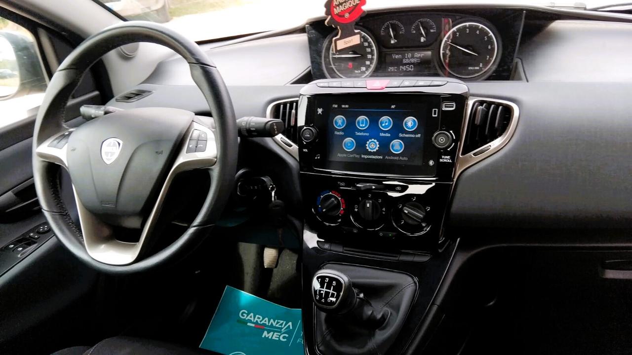 Lancia Ypsilon 1.0 FireFly 5 porte S&S Hybrid Silver
