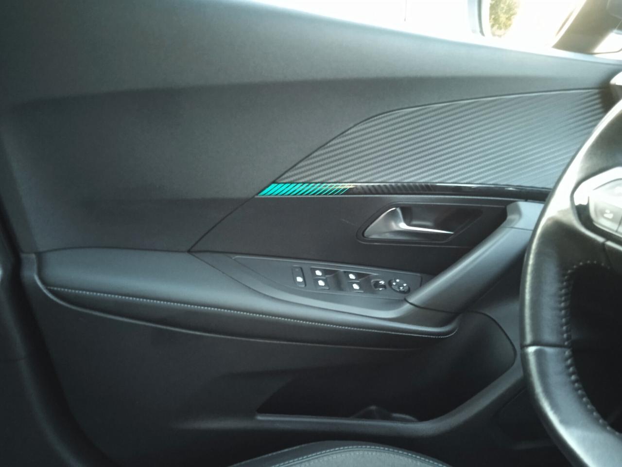 Peugeot 2008 BlueHDi 130 S&S EAT8 Allure