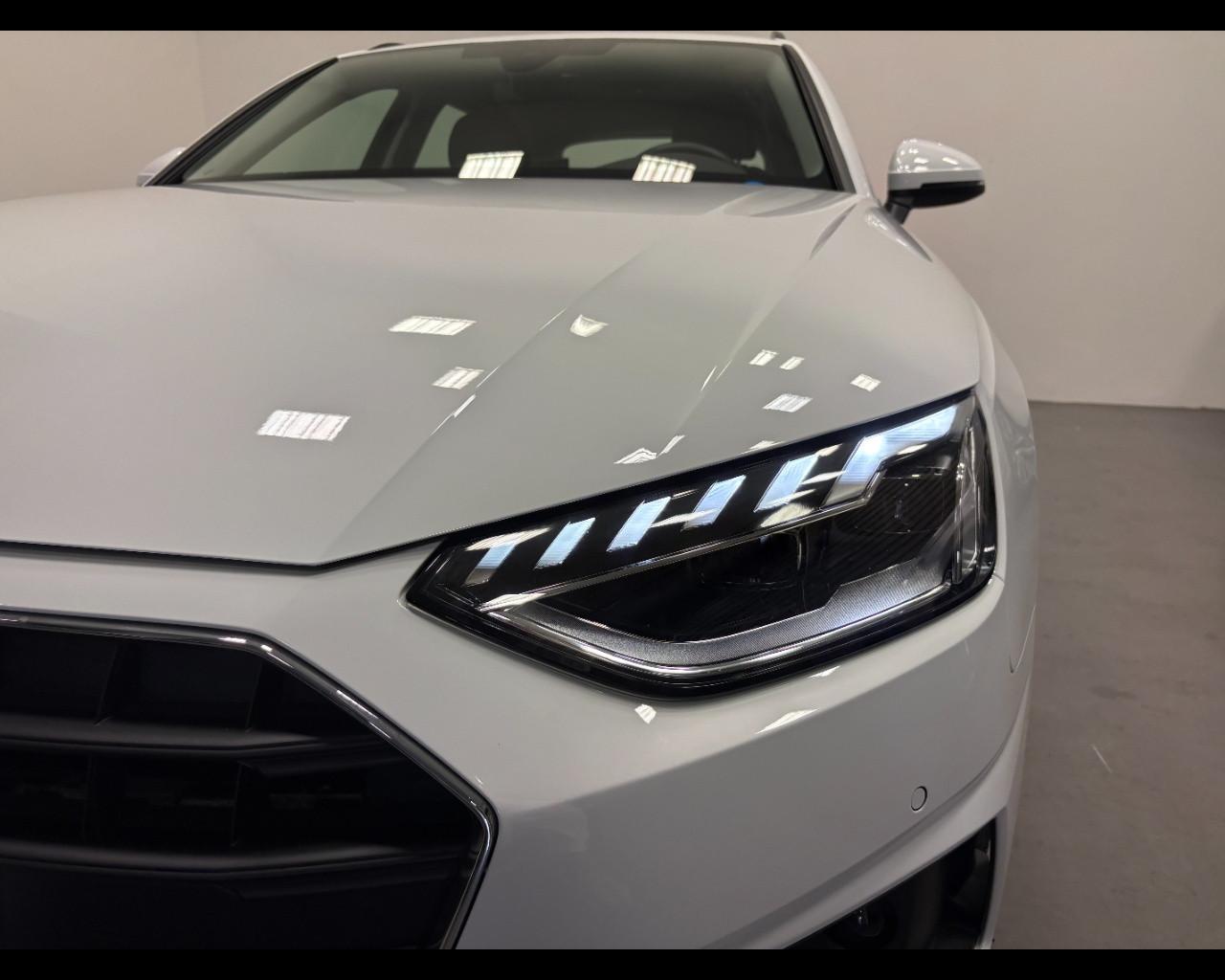 AUDI A4 AVANT 30 TDI MHEV S-TRONIC BUSINESS