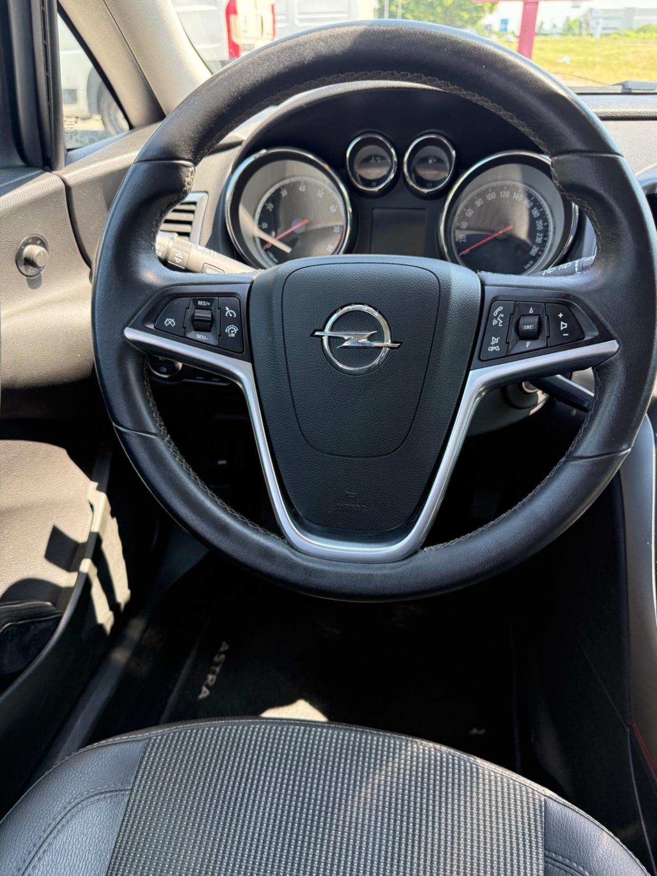 Opel Astra 1.4 Turbo 120CV 5 porte Cosmo