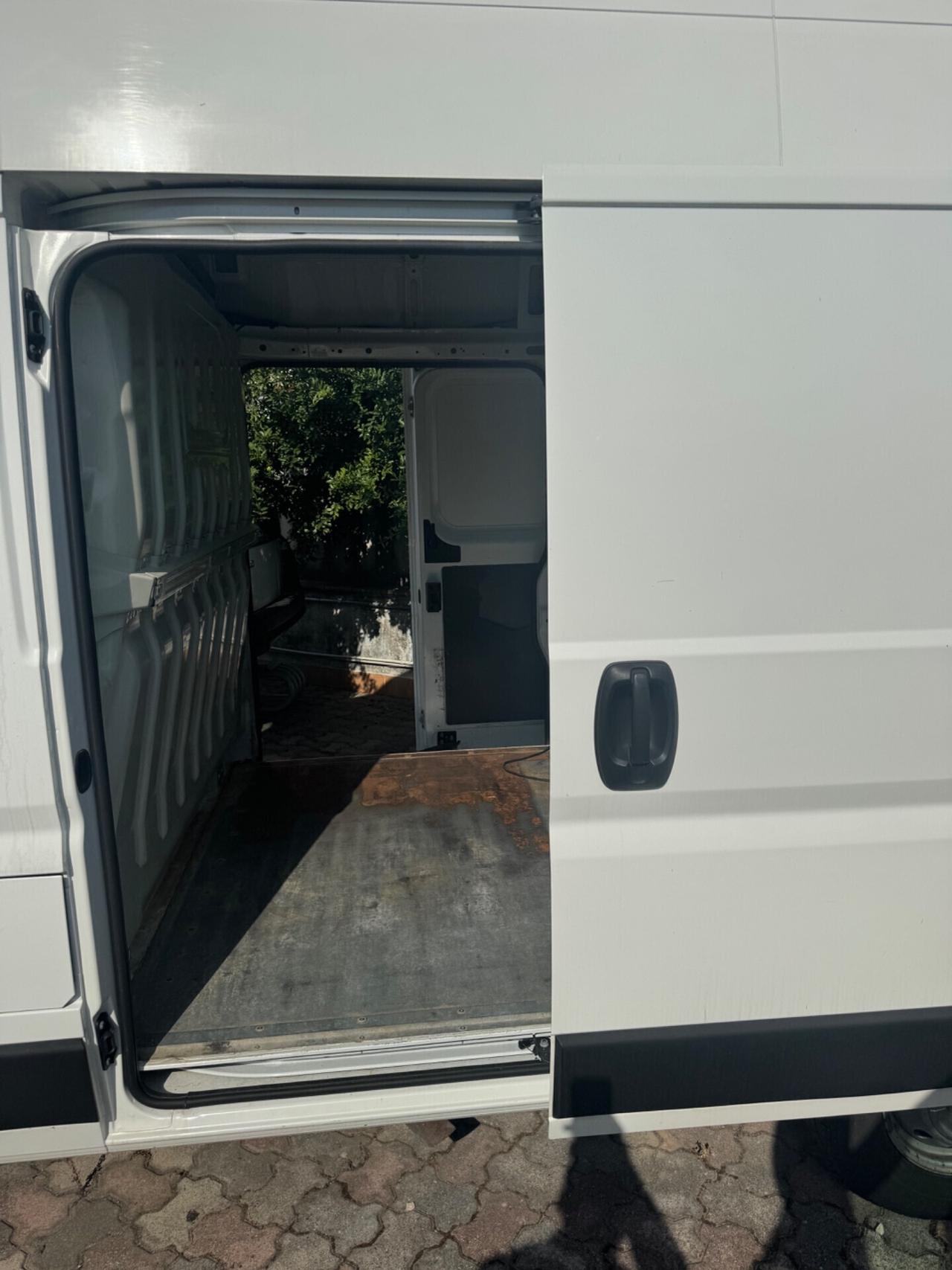 Peugeot Boxer 328 2.2 BlueHDi 120 S&S PC-TN Furgone