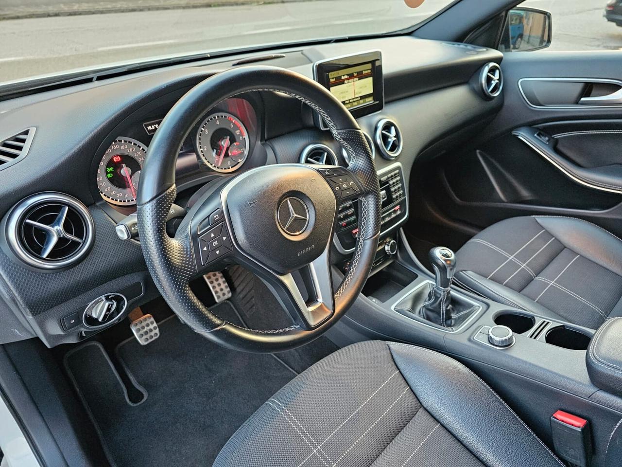 Mercedes-benz A 200 CDI 136cv Sport*Pelle*Bi-Xeno*18*Camera*