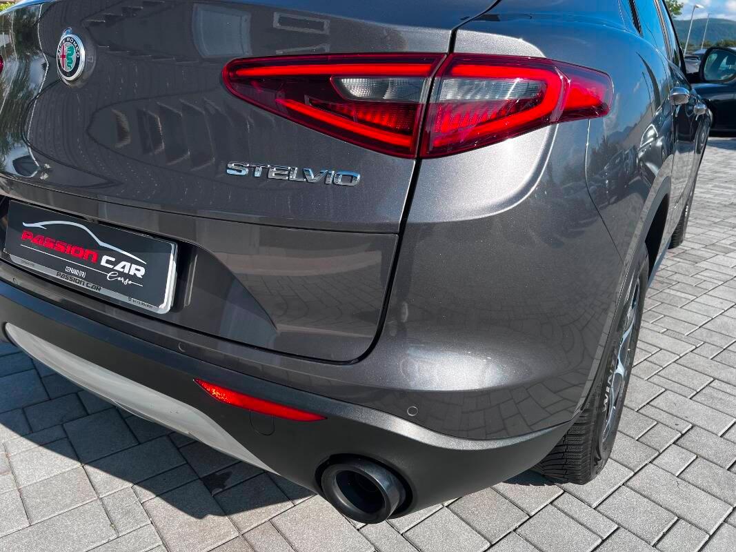 Alfa Romeo Stelvio 2.2 t Business rwd 160cv auto