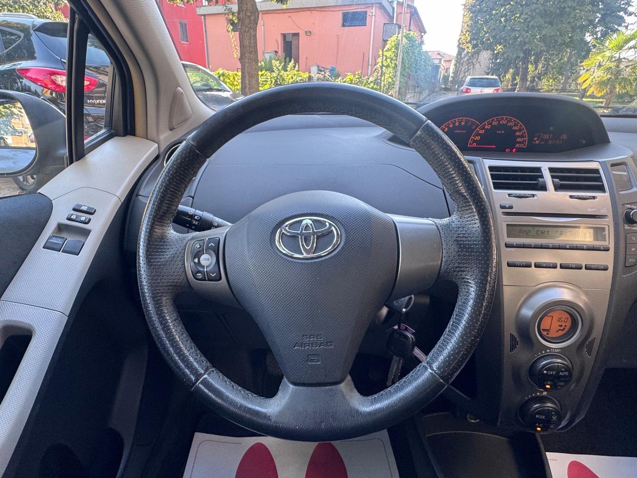 Toyota Yaris 1.3 5 porte Sol