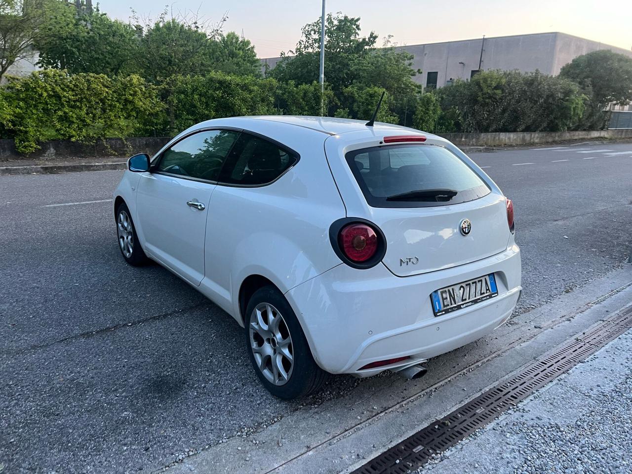 Alfa Romeo MiTo 1.6 JTDm-2 S&S Distinctive Sport Pack