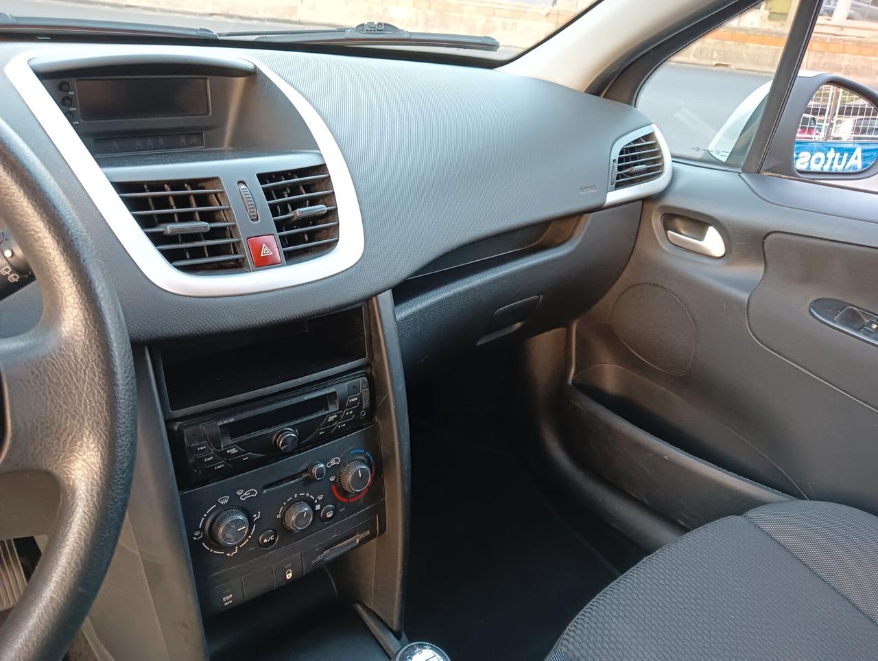 Peugeot 207 1.4 8V 75CV GPL
