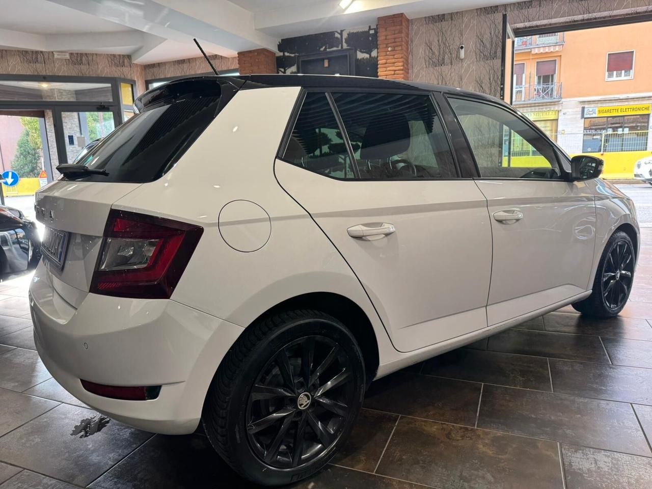 Skoda Fabia 1.0 MPI 60 CV Twin Color Nero