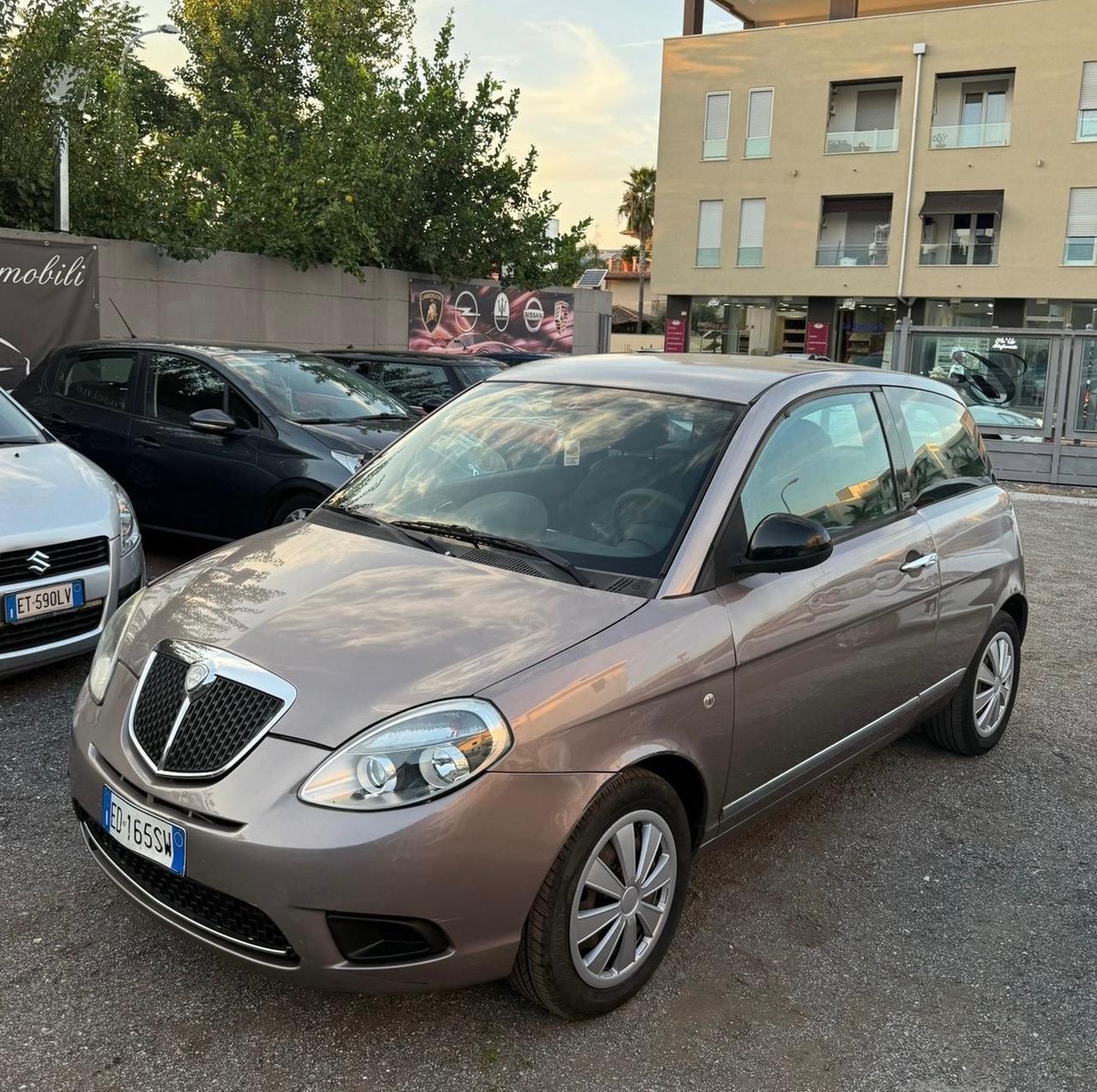 Lancia Ypsilon 1.2 69 CV Unyca