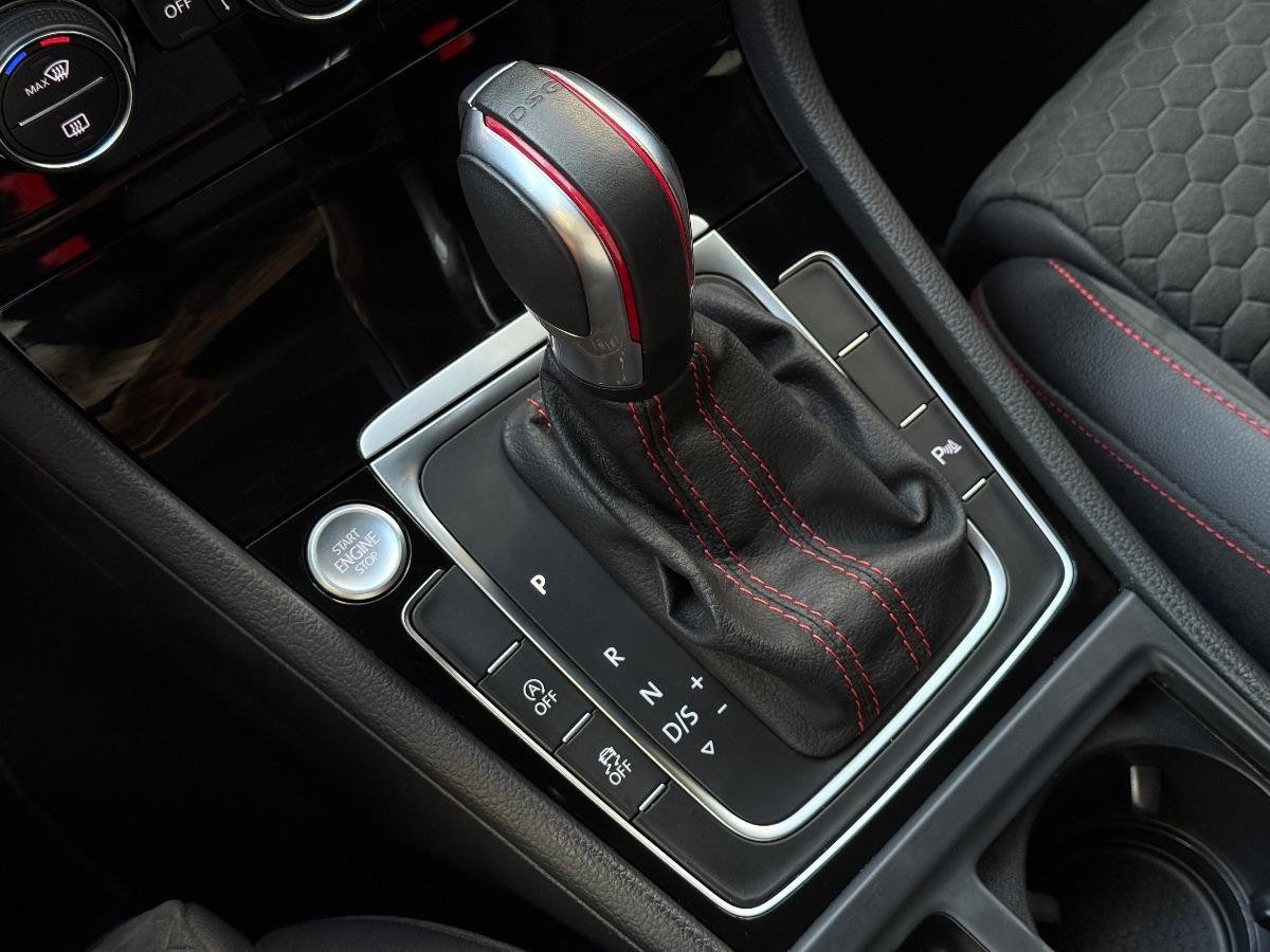 Volkswagen Golf 7.5 GTI 2.0 TSI 245 CV