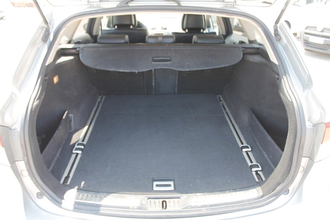 Toyota Avensis 2.0 D-4D Wagon Lounge OCCASIONE