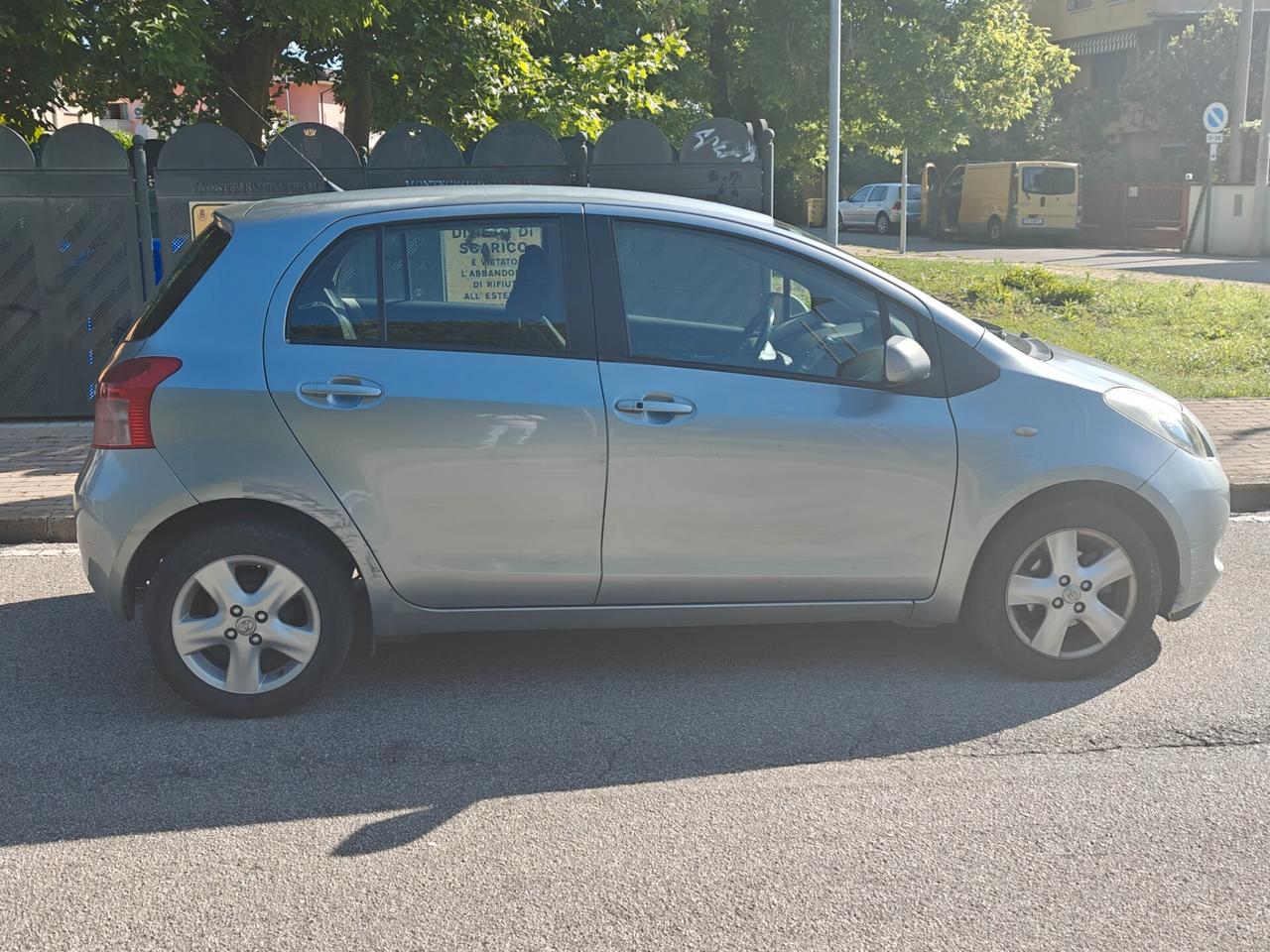 Toyota Yaris 1.0 5 porte - FRIZIONE NUOVA - NEOPATENTATI