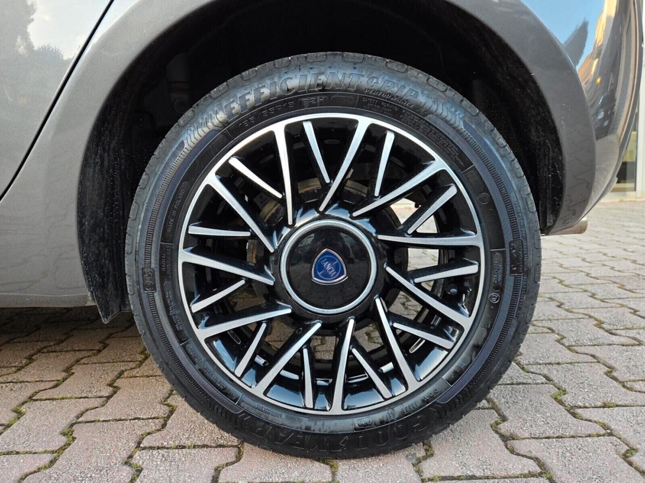 Lancia Ypsilon 1.0 Hybrid 5 porte S&S Platino