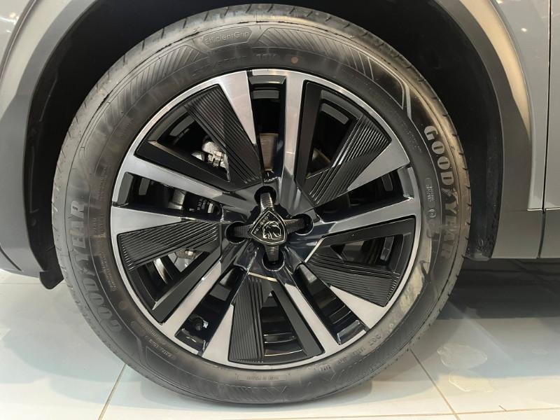 PEUGEOT 2008 motore elettrico 156 CV GT