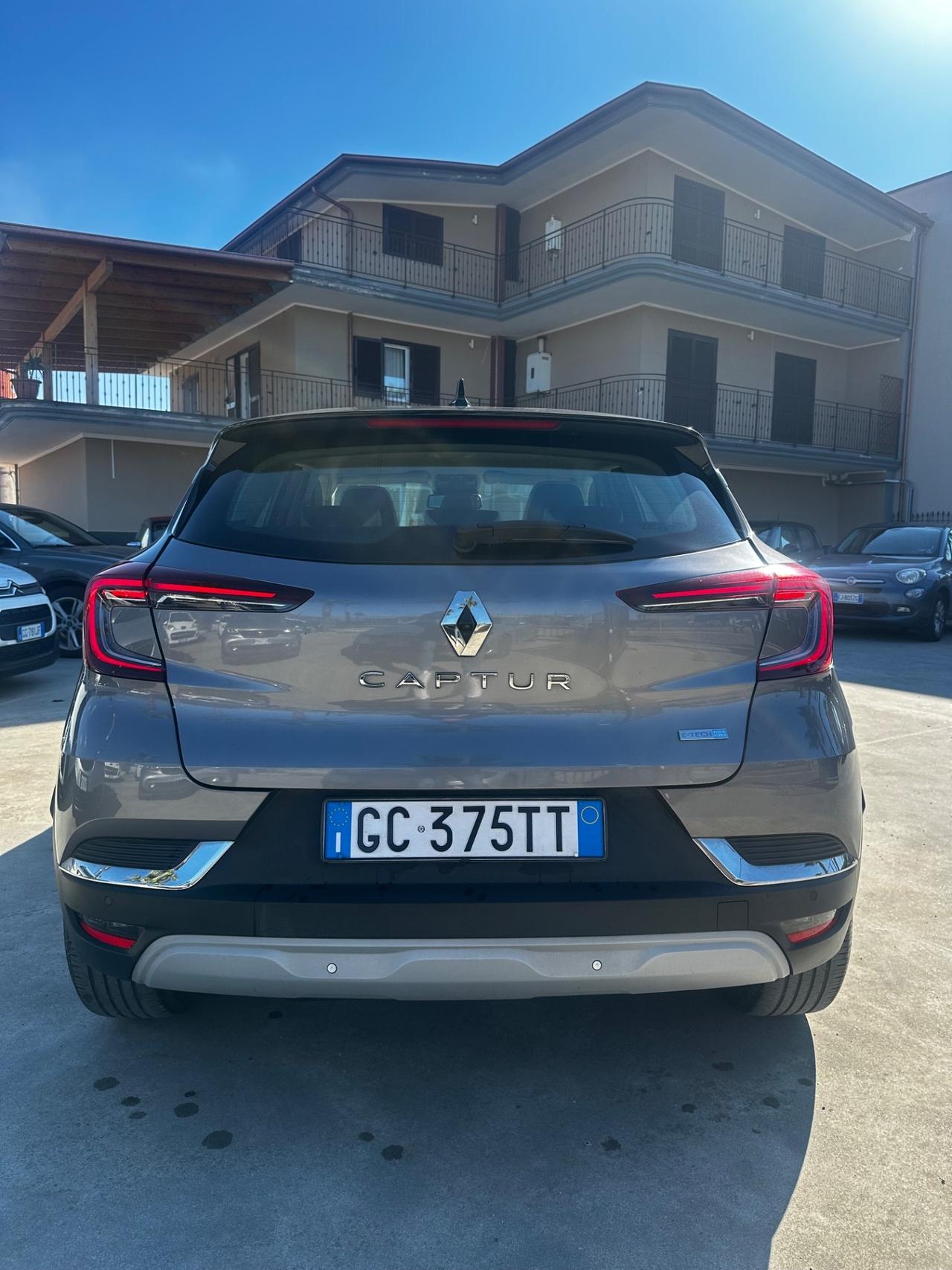 Renault Captur Plug-in Hybrid E-Tech 160 CV Initiale Paris