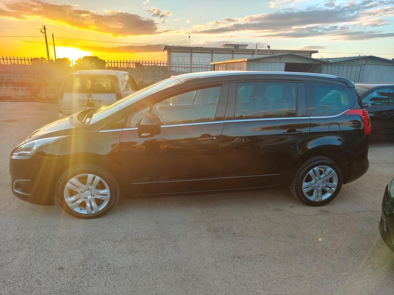 Peugeot 5008 1.6 e-HDi 115CV S&S ETG6 Allure