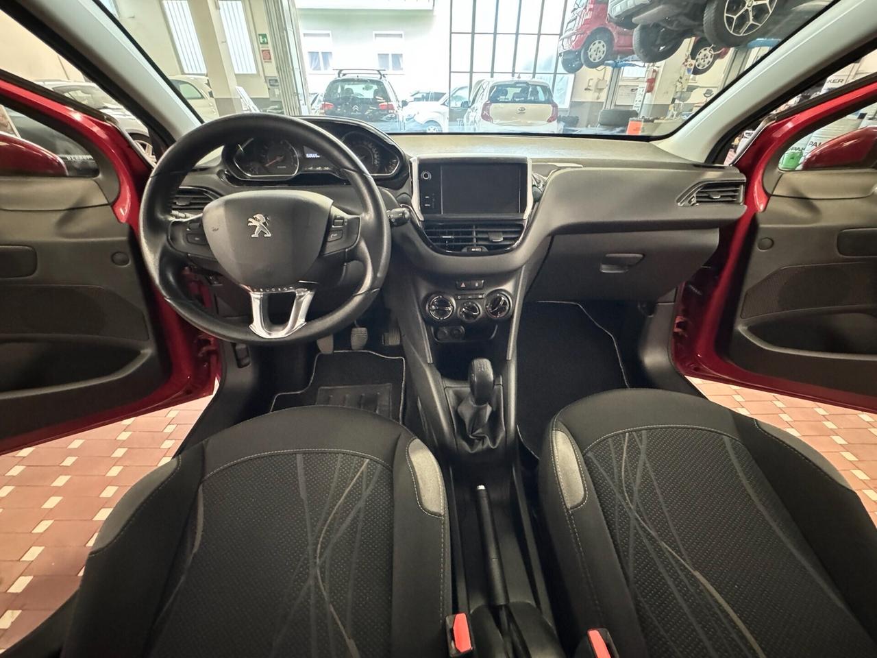 Peugeot 208 PureTech 82 5 porte Allure - IDEALE PER NEOPATENTATI