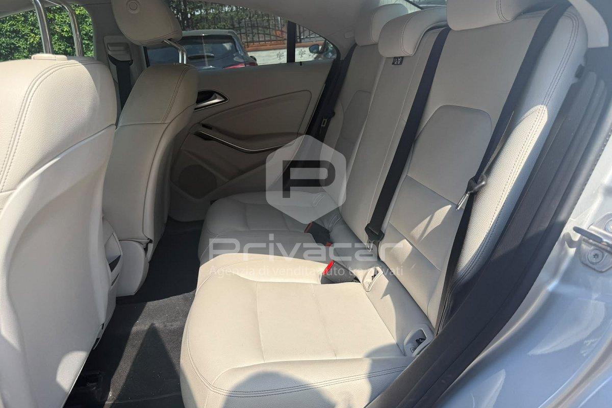 MERCEDES CLA 200 d Automatic Premium