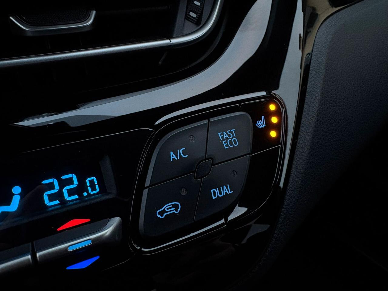 TOYOTA C-HR 1.8 IBRIDA TAGLIANDATA SI NEOPAT