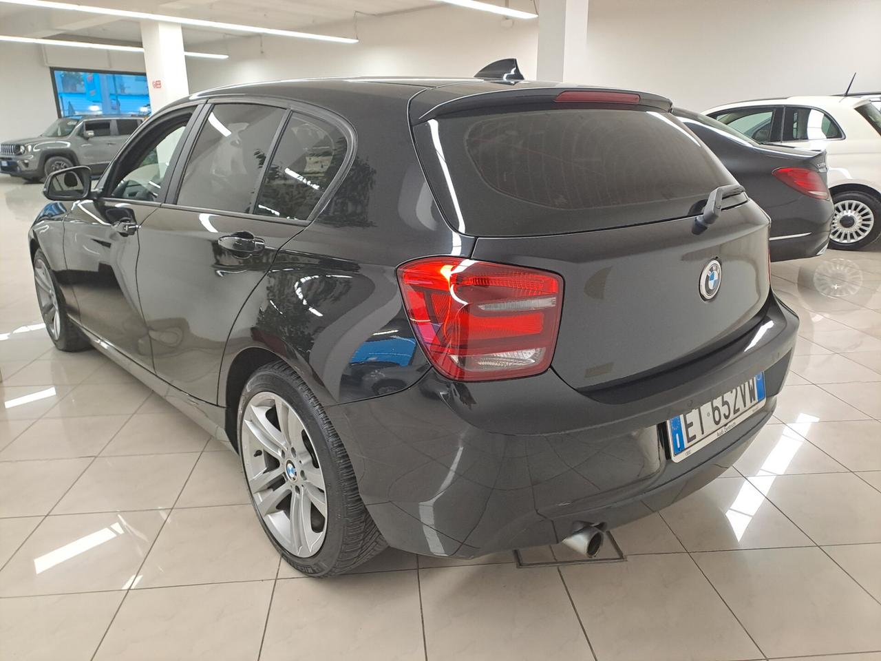 Bmw 116 116d 5p. Unique