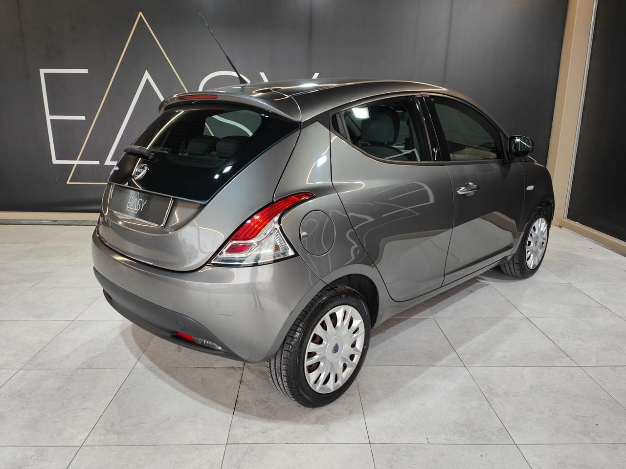 Lancia Ypsilon 1.2 69 CV 5 porte S&S Gold