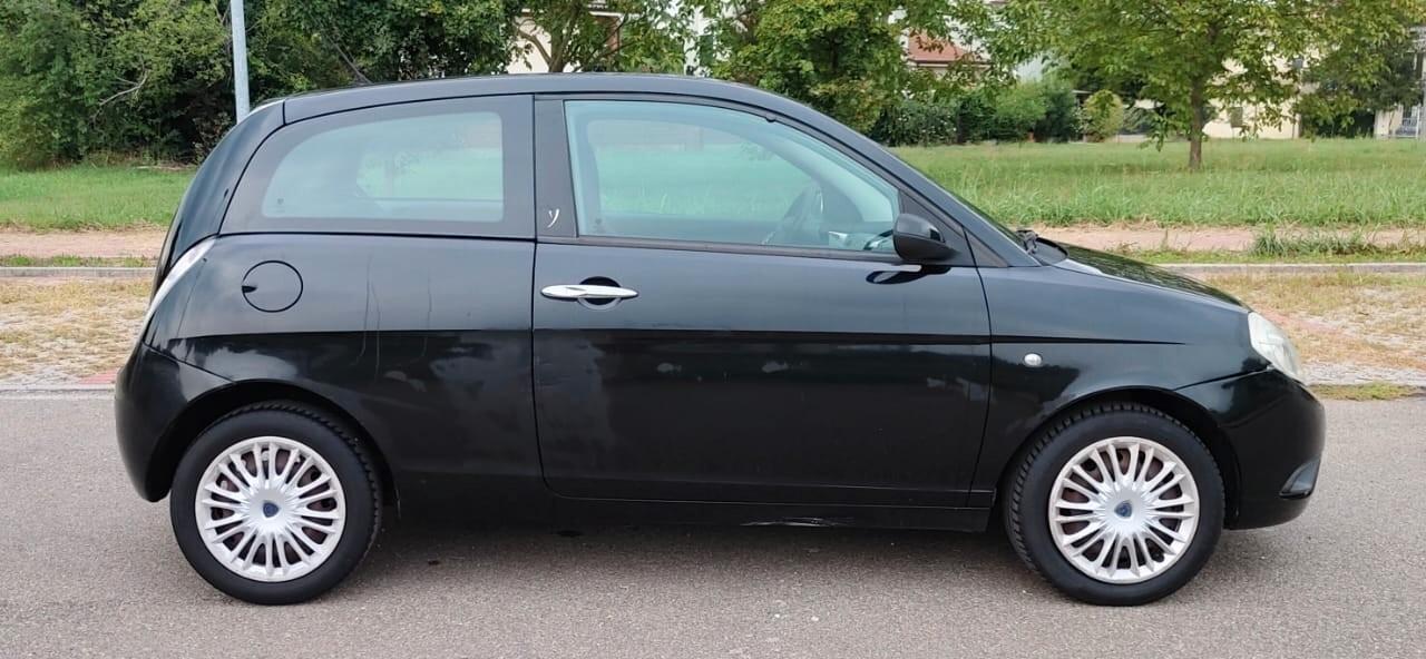 Lancia Ypsilon 1.2 Argento