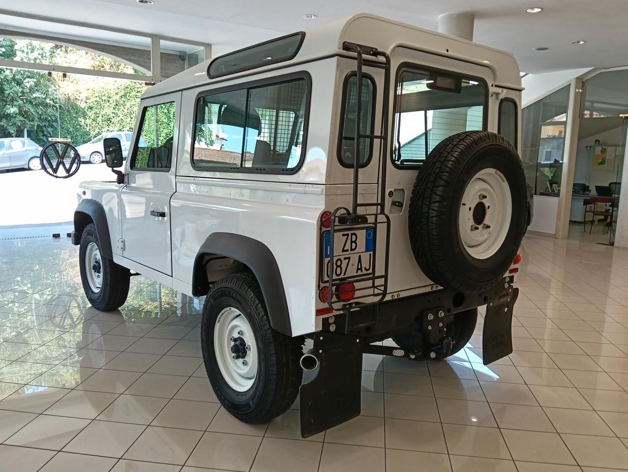 Land Rover Defender 90 2.2 TD4 Station Wagon Adventure Edition N1