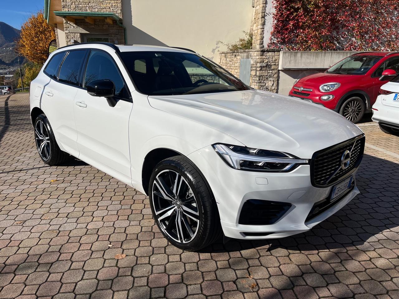 Volvo XC 60 XC60 T6 Recharge Plug-in Hybrid AWD R-design