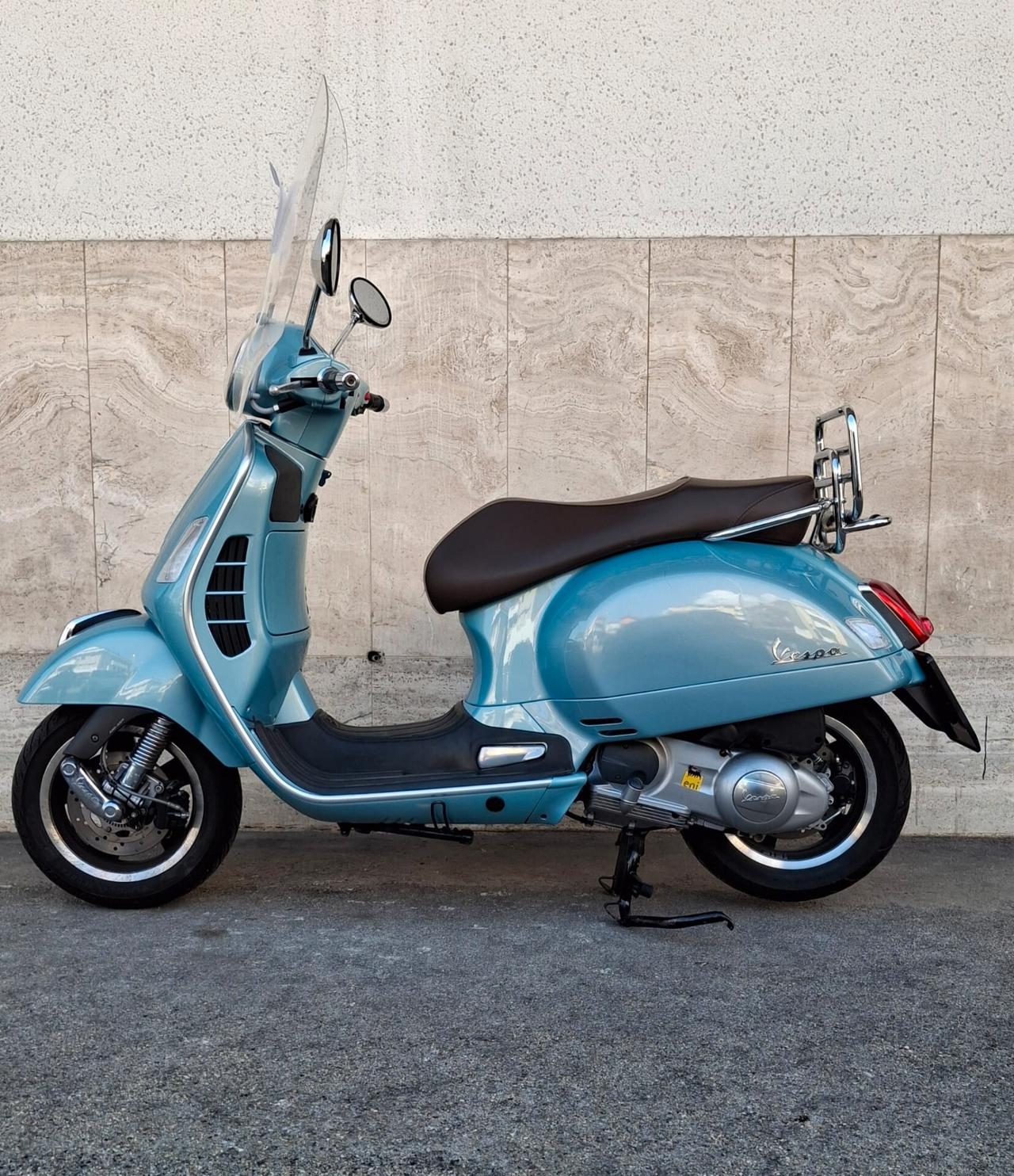 Vespa GTS 300 70* ANNIVERSARIO