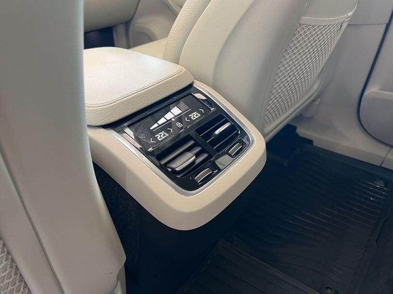 Volvo XC90 B5 (d) AWD Geartronic 7 posti Inscription