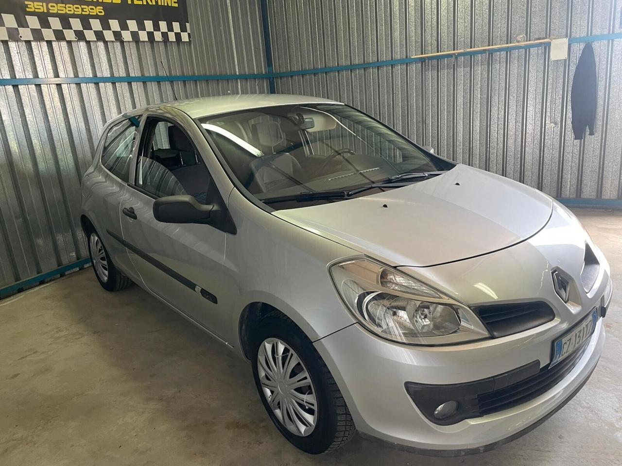 Renault Clio NEOPATENTATI