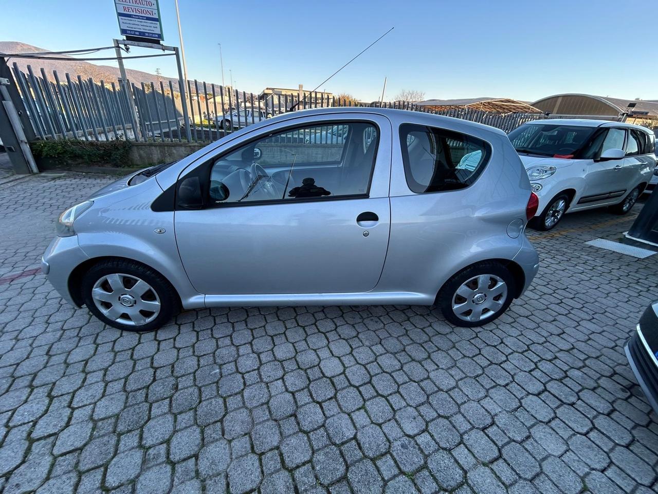 Toyota Aygo 1.0 12V VVT-i 3 porte SOUND