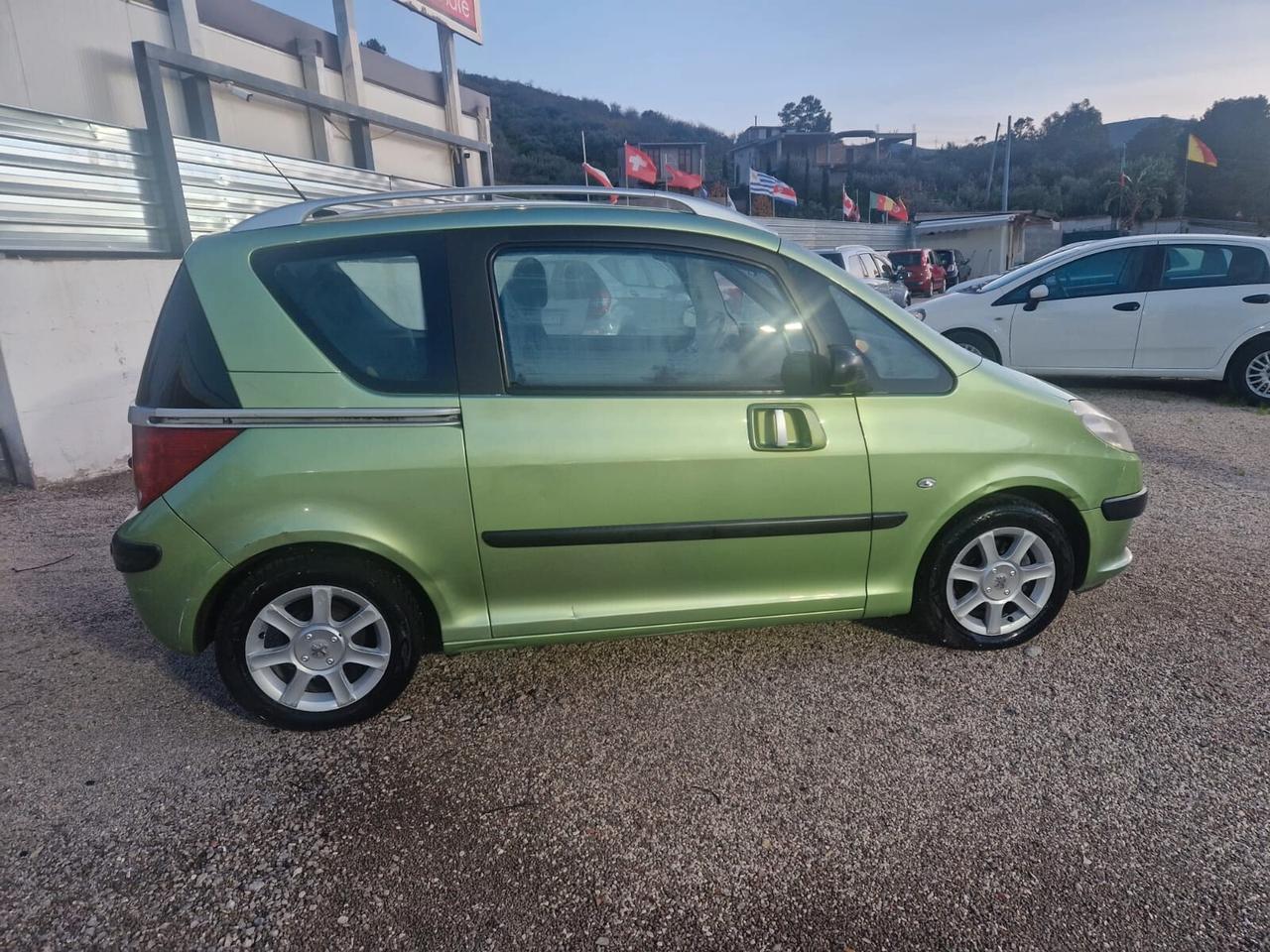 Peugeot 1007 1.4 HDi Trendy