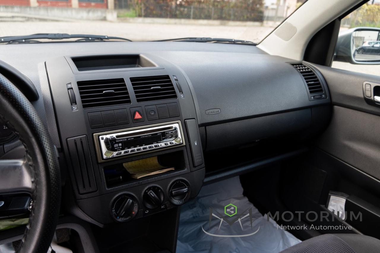 Volkswagen Polo 1.4 16V 75CV - 2006