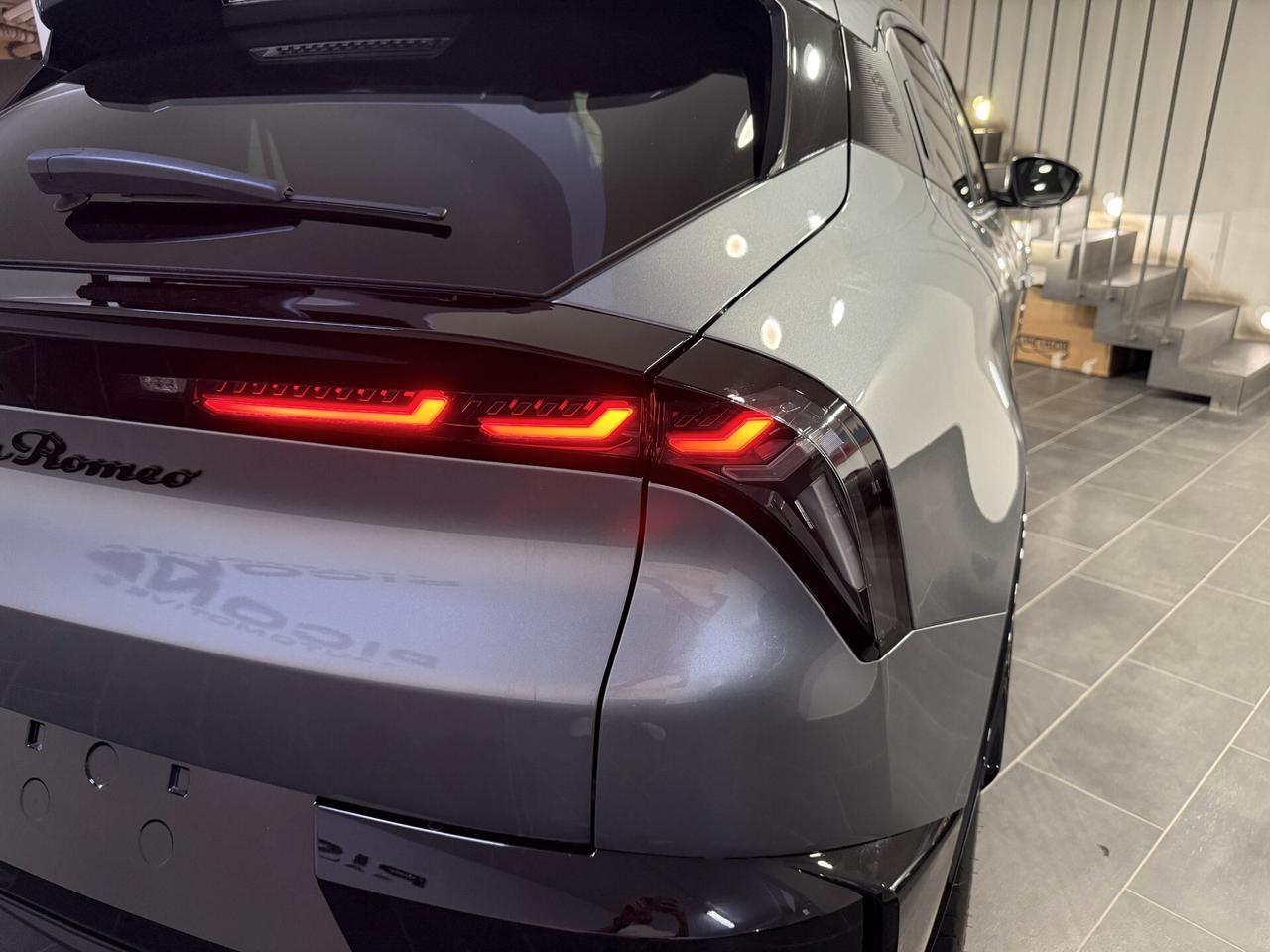 Alfa Romeo Junior 1.2 145 CV Hybrid eDCT6 Q4 Sprint
