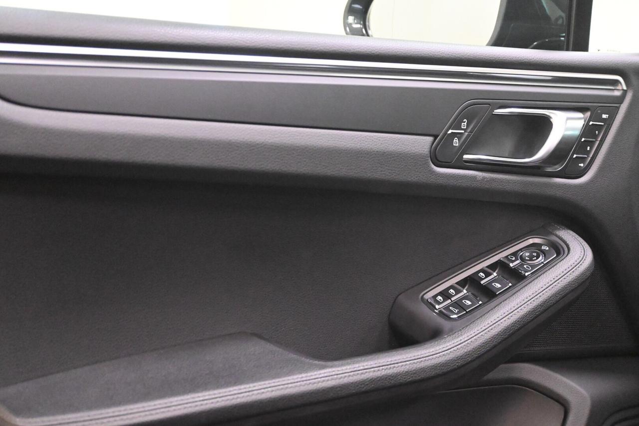 PORSCHE Macan 1ªs. '13-'25 Macan 2.0